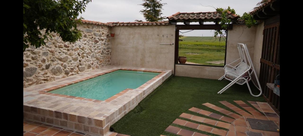 Вилла La Casa Del Buho Santa Maria la Real de Nieva Экстерьер фото